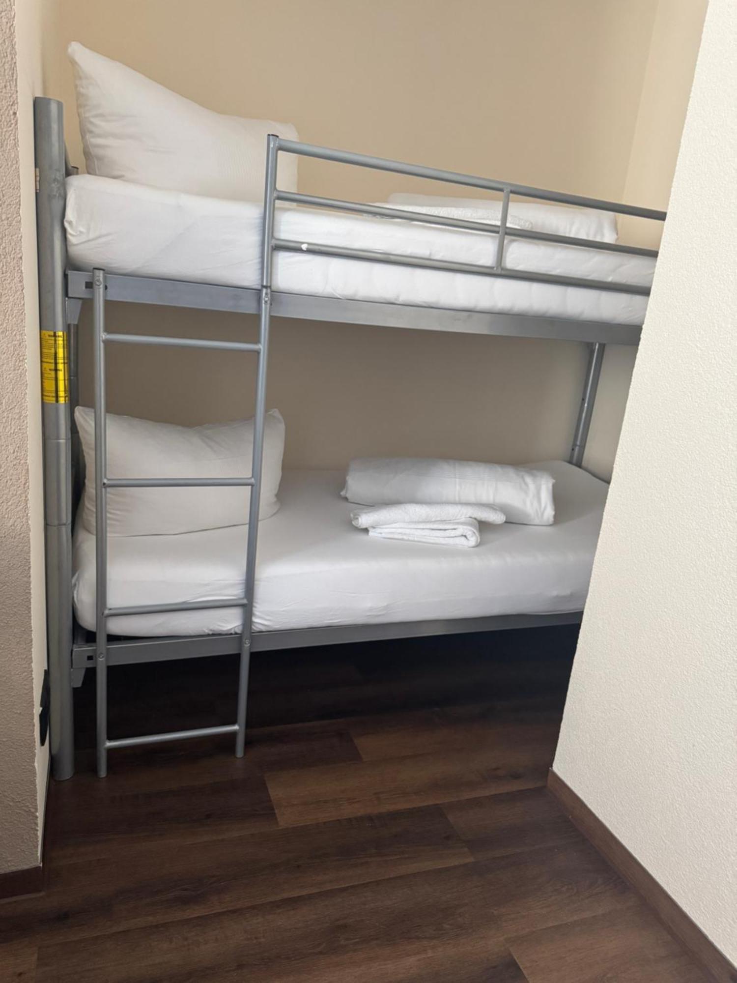 Hotel Capitol Zentrum - 24H - Friedrichshafen Eksteriør billede