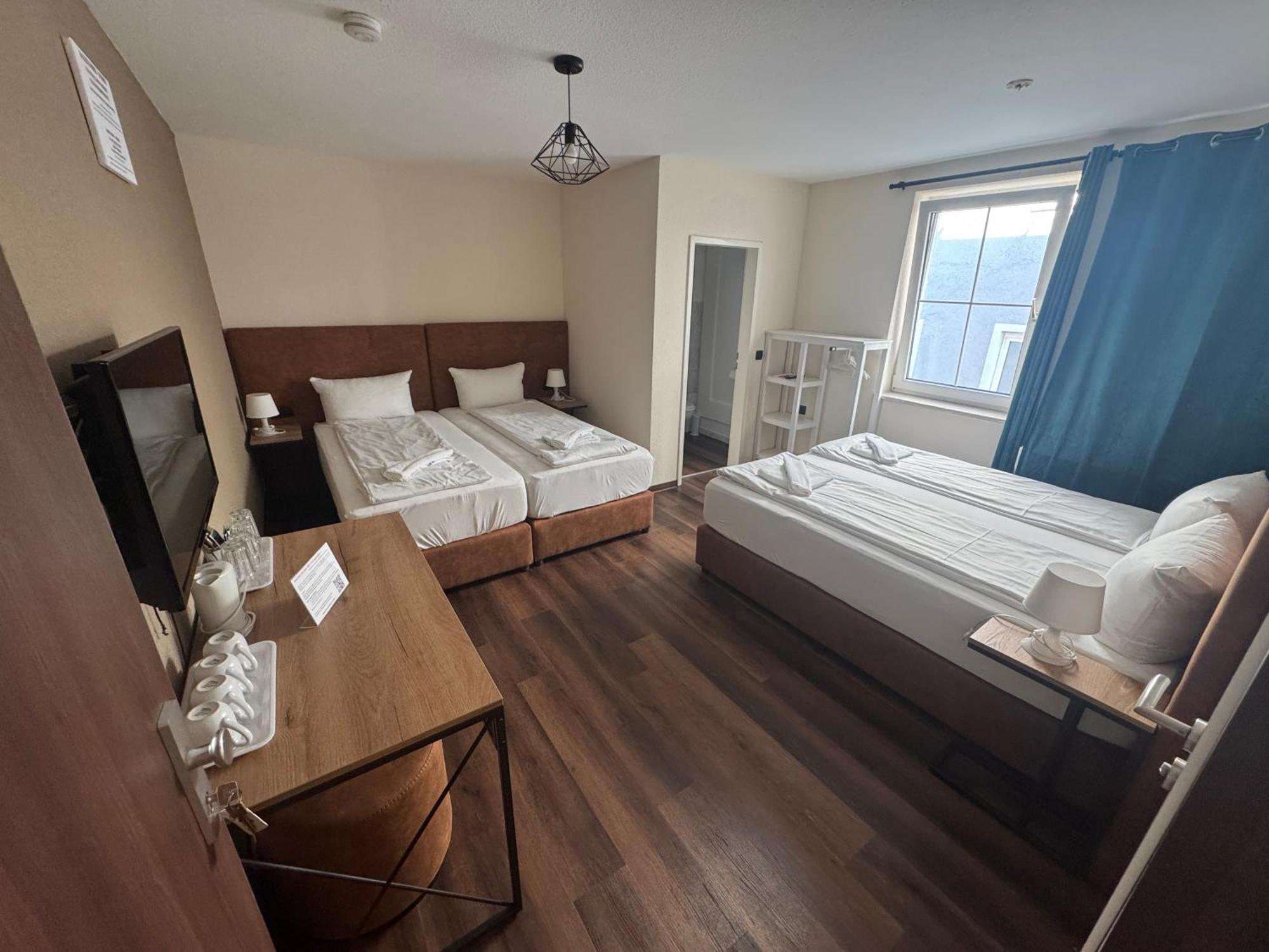 Hotel Capitol Zentrum - 24H - Friedrichshafen Eksteriør billede