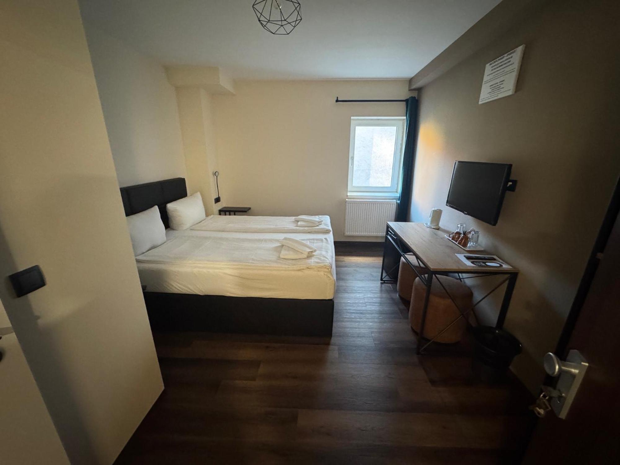 Hotel Capitol Zentrum - 24H - Friedrichshafen Eksteriør billede