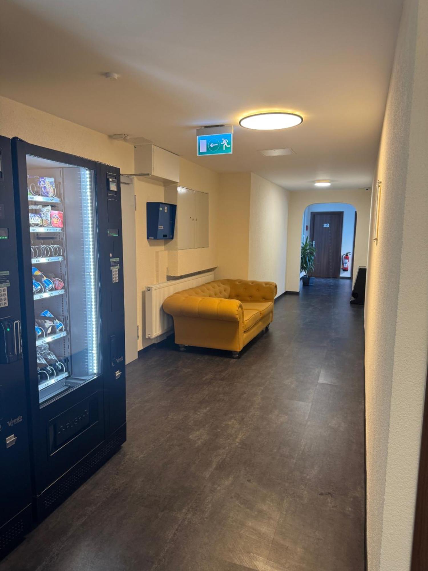 Hotel Capitol Zentrum - 24H - Friedrichshafen Eksteriør billede