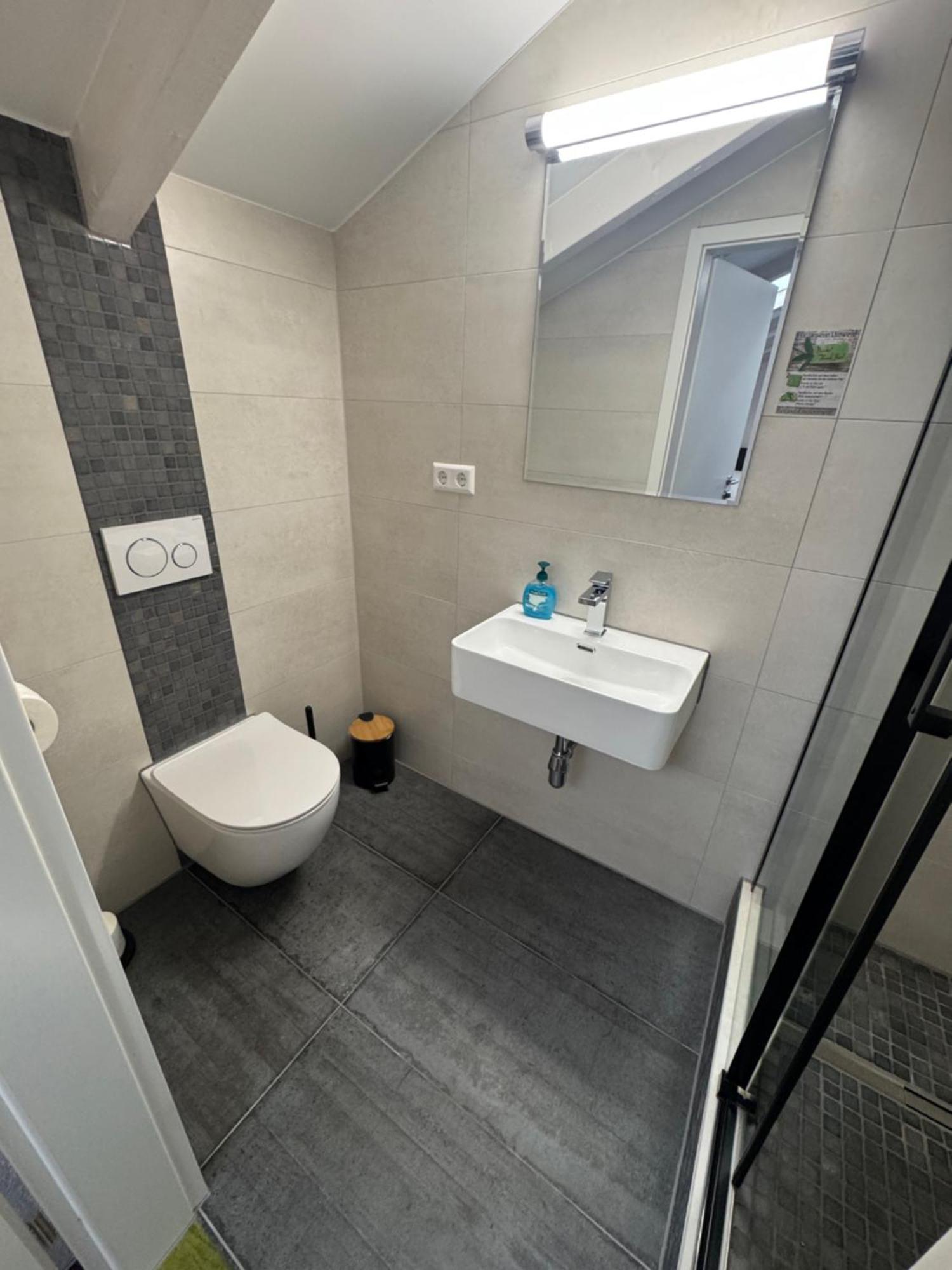 Hotel Capitol Zentrum - 24H - Friedrichshafen Eksteriør billede