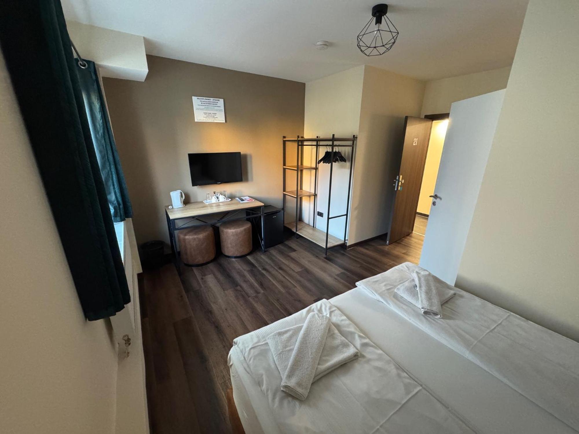 Hotel Capitol Zentrum - 24H - Friedrichshafen Eksteriør billede