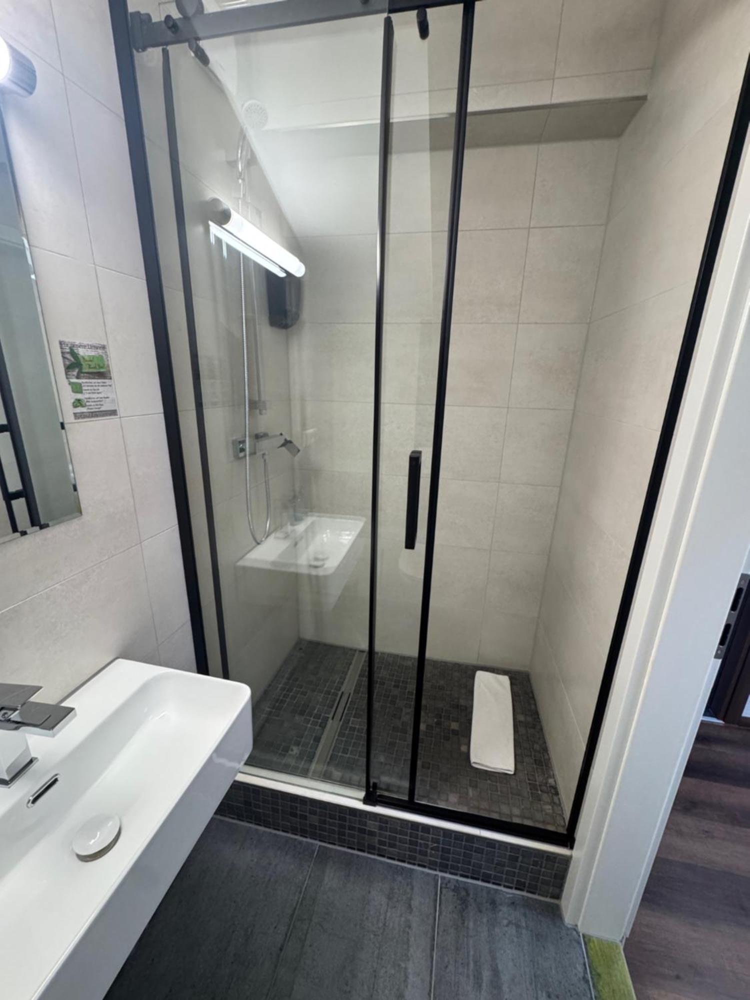 Hotel Capitol Zentrum - 24H - Friedrichshafen Eksteriør billede